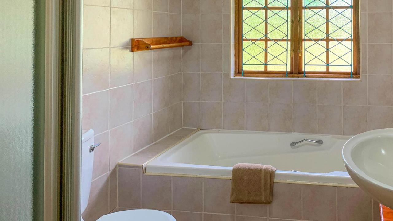 Wits End Mountain Resort Champagne Valley Екстериор снимка
