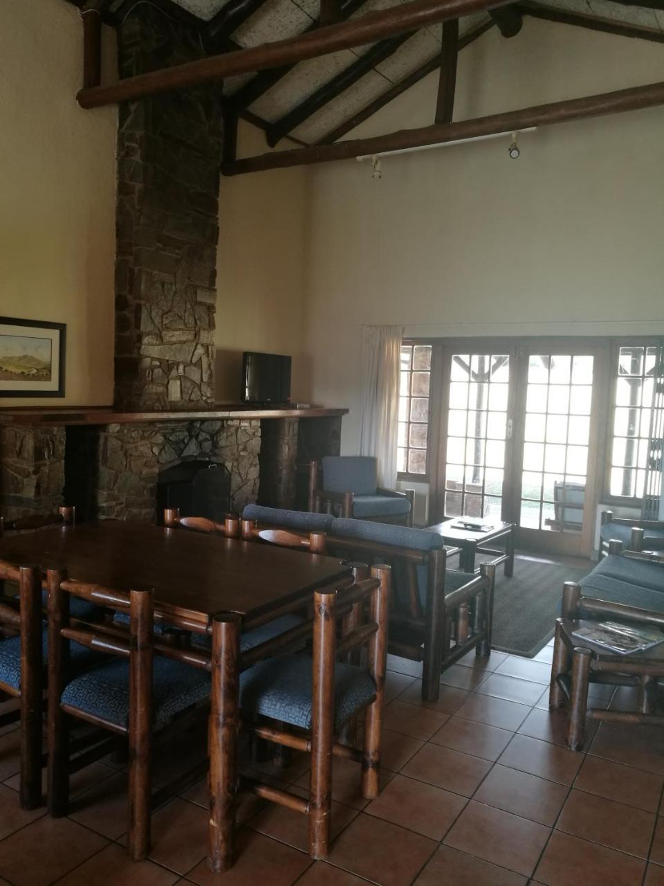 Wits End Mountain Resort Champagne Valley Екстериор снимка