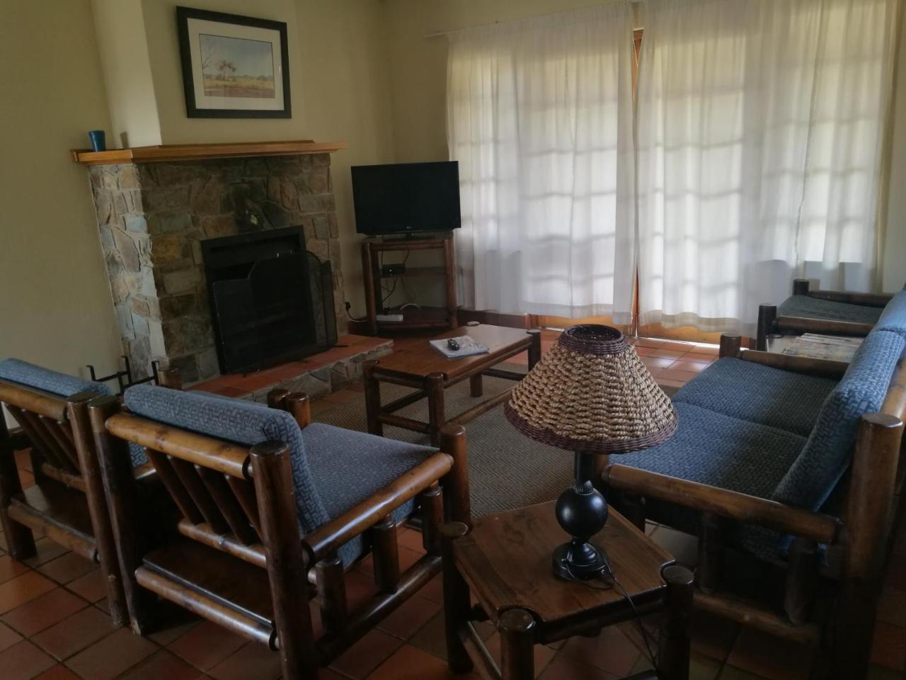 Wits End Mountain Resort Champagne Valley Екстериор снимка