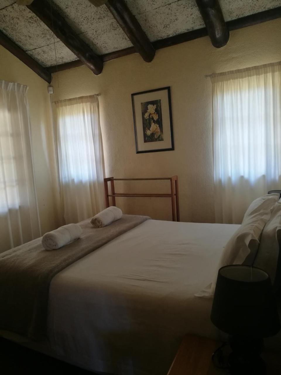 Wits End Mountain Resort Champagne Valley Екстериор снимка